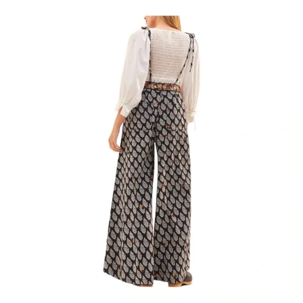NWT ANTHRO Black Floral Embroidered Wide Leg Apron Jumpsuit Overalls Size 10 - Picture 6 of 16